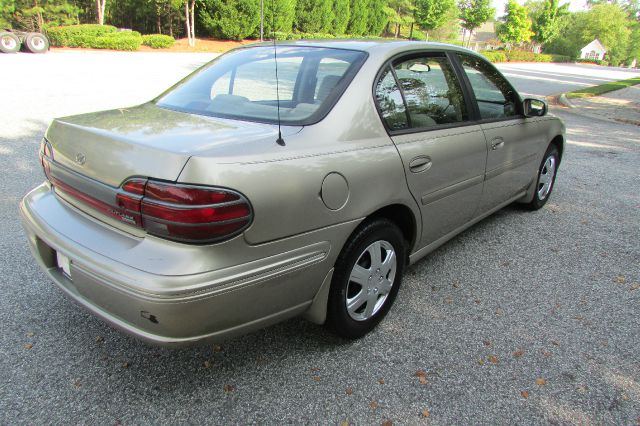 Oldsmobile CUTLASS S Sedan Sedan