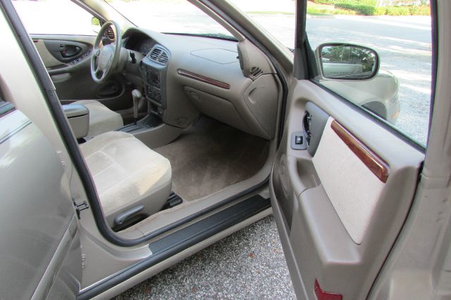 Oldsmobile CUTLASS 1999 photo 2