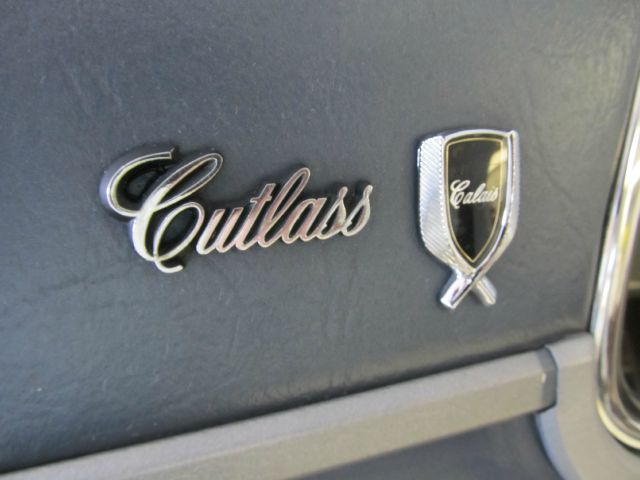 Oldsmobile Cutlass Calais 1983 photo 10