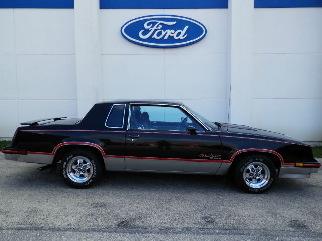 Oldsmobile Cutlass Calais 1983 photo 3