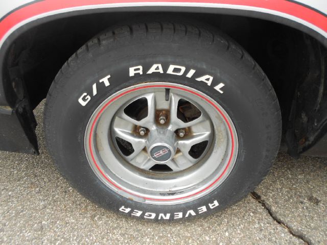 Oldsmobile Cutlass Calais 1984 photo 2