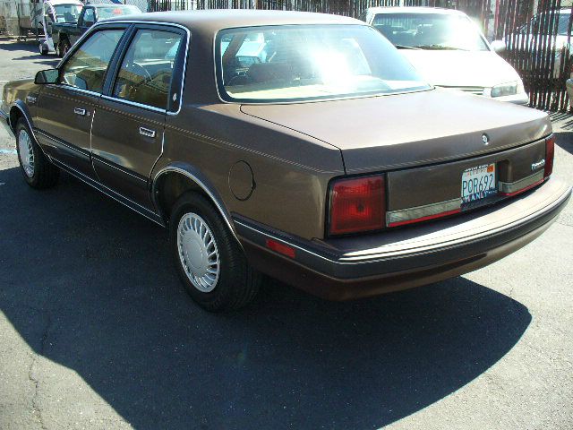 Oldsmobile Cutlass Ciera 1989 photo 4