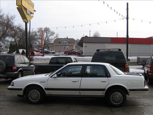 Oldsmobile Cutlass Ciera LS S Sedan