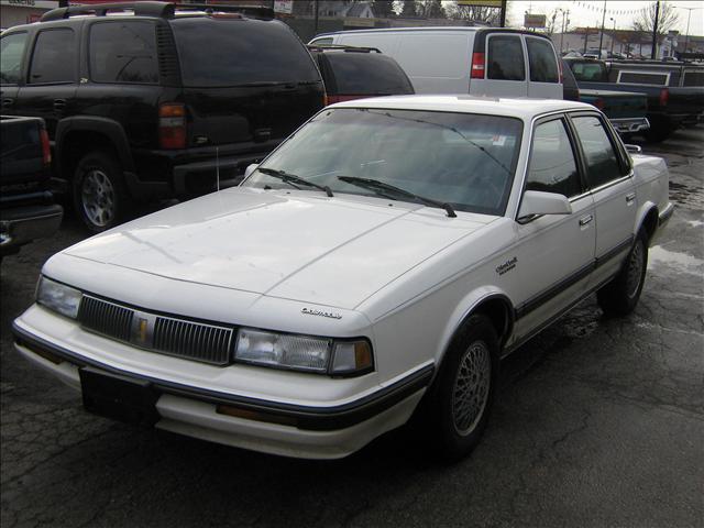 Oldsmobile Cutlass Ciera 1989 photo 2