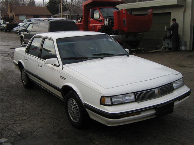 Oldsmobile Cutlass Ciera 1989 photo 4