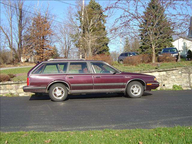 Oldsmobile Cutlass Ciera 1991 photo 2
