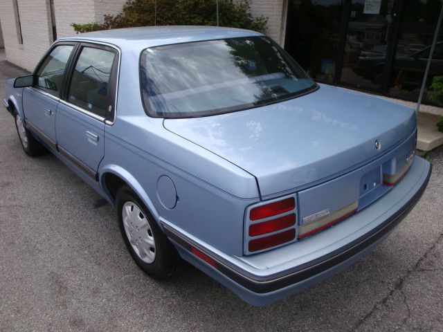 Oldsmobile Cutlass Ciera 1992 photo 3