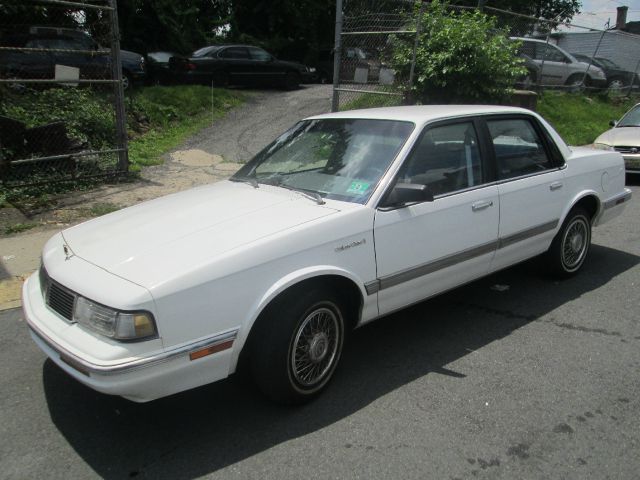 Oldsmobile Cutlass Ciera 15 Sedan
