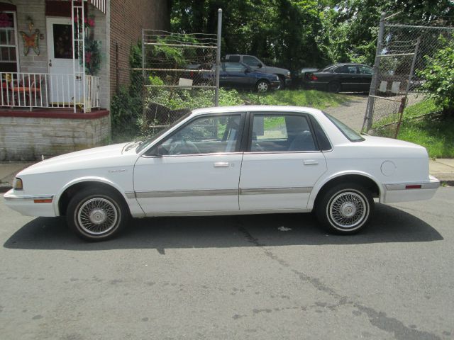 Oldsmobile Cutlass Ciera 1993 photo 1