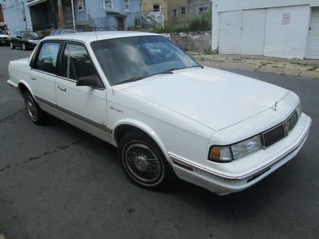 Oldsmobile Cutlass Ciera 1993 photo 2