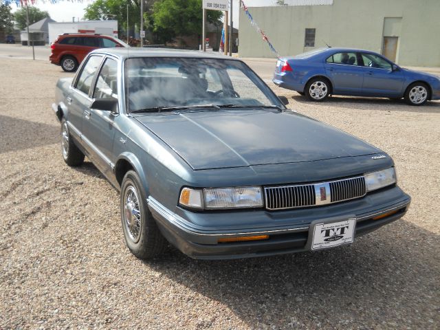Oldsmobile Cutlass Ciera 15 Sedan