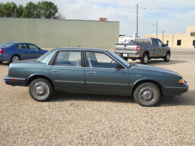 Oldsmobile Cutlass Ciera 1993 photo 2