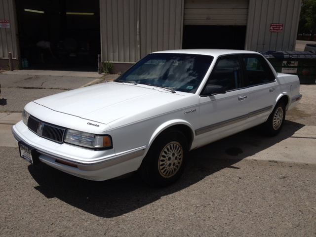 Oldsmobile Cutlass Ciera 15 Sedan