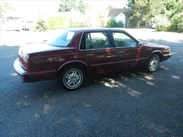 Oldsmobile Cutlass Ciera 1995 photo 1