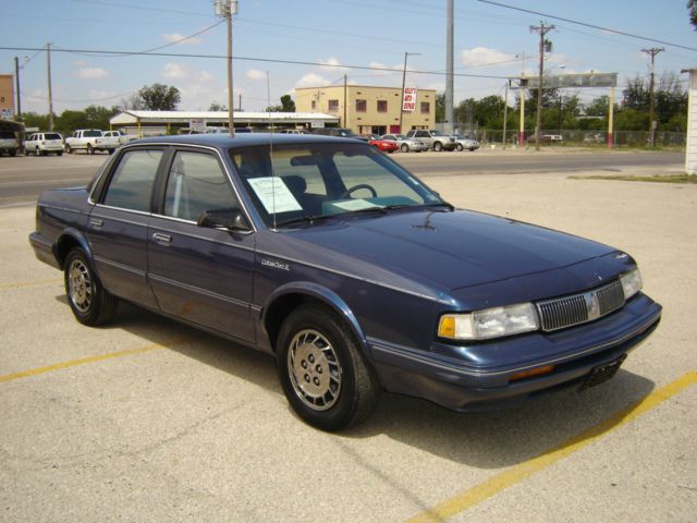 Oldsmobile Cutlass Ciera 1995 photo 3