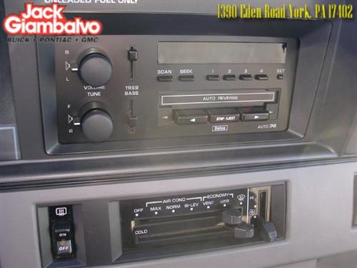 Oldsmobile Cutlass Ciera 1996 photo 3