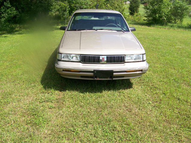 Oldsmobile Cutlass Ciera 1996 photo 3