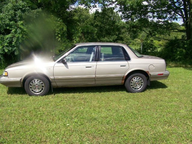 Oldsmobile Cutlass Ciera 1996 photo 4