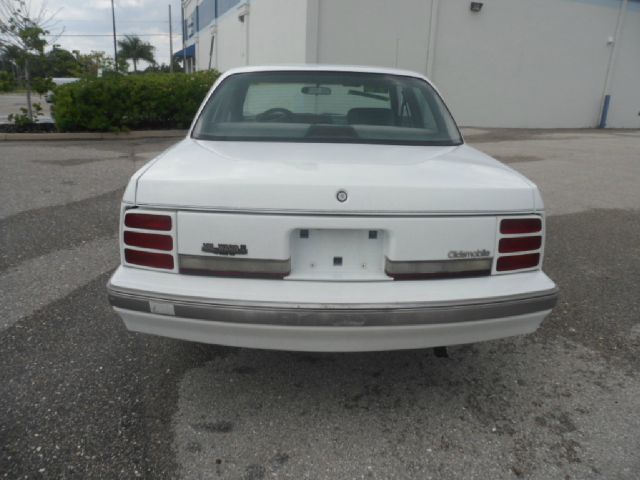 Oldsmobile Cutlass Ciera Base Touring Technology Sedan