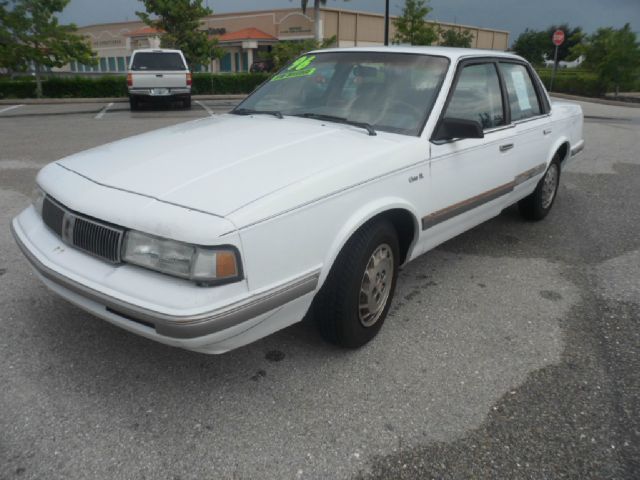 Oldsmobile Cutlass Ciera 1996 photo 3