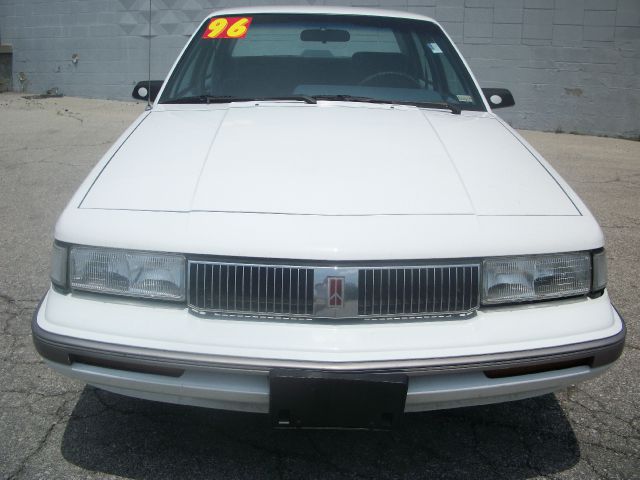 Oldsmobile Cutlass Ciera 1996 photo 1