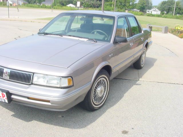 Oldsmobile Cutlass Ciera 1996 photo 3