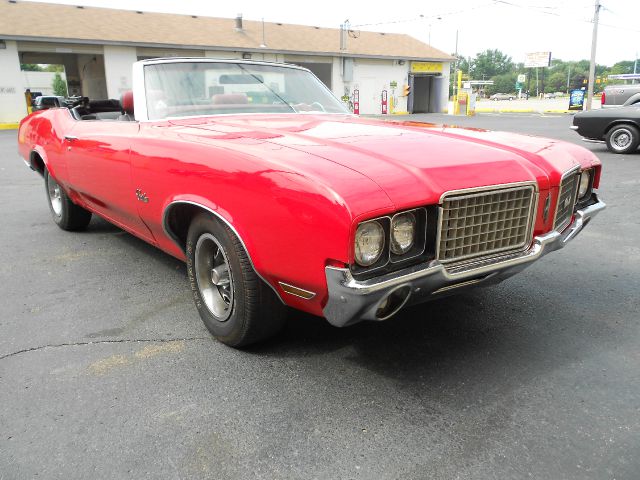 Oldsmobile Cutlass Convertible 1972 photo 3