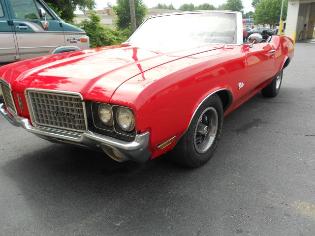 Oldsmobile Cutlass Convertible 1972 photo 4
