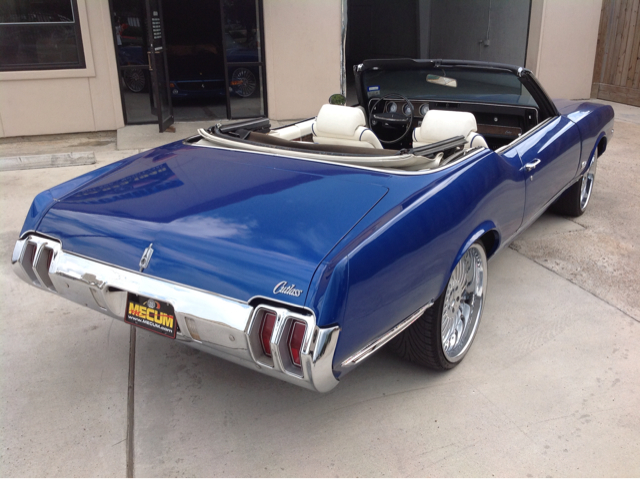 Oldsmobile Cutlass Supreme 1970 photo 1