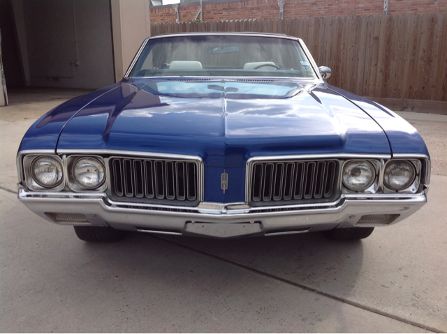Oldsmobile Cutlass Supreme 1970 photo 2