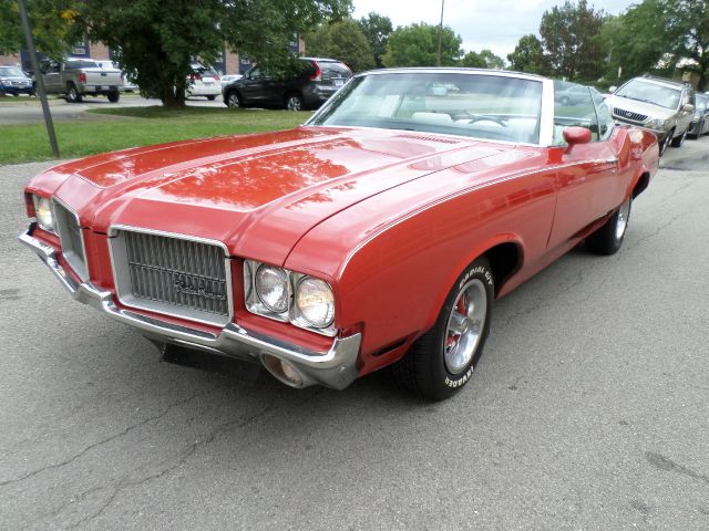 Oldsmobile Cutlass Supreme 1971 photo 4