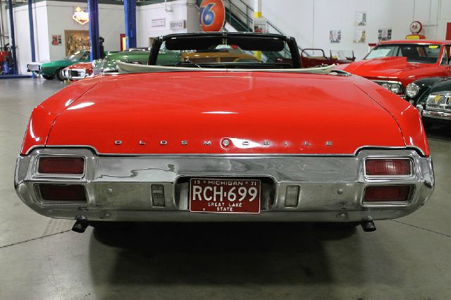 Oldsmobile Cutlass Supreme 1971 photo 3