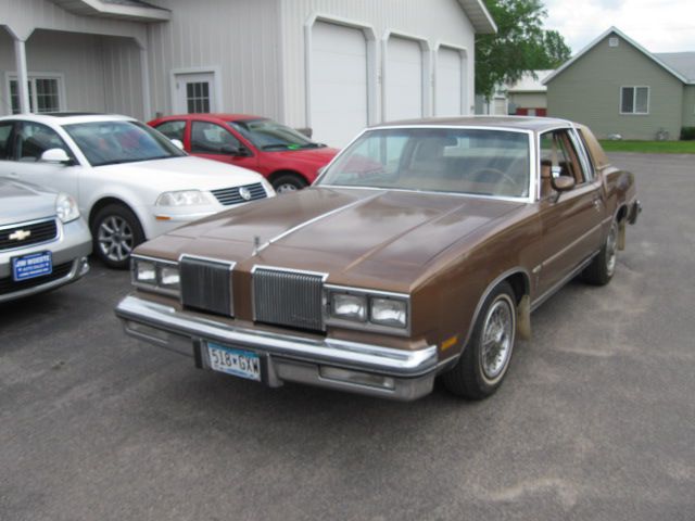 Oldsmobile Cutlass Supreme 1980 photo 2