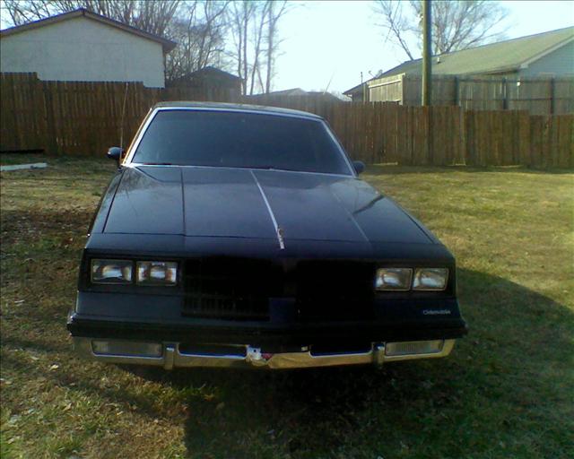 Oldsmobile Cutlass Supreme 1986 photo 2