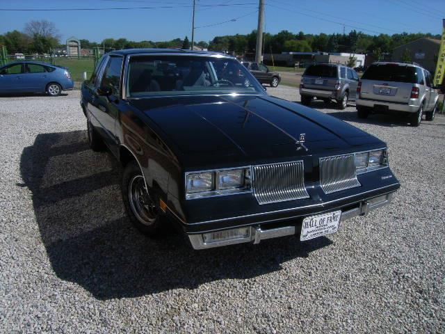 Oldsmobile Cutlass Supreme 1986 photo 2