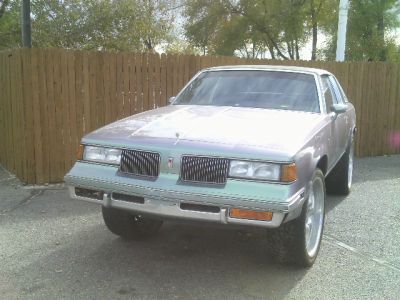 Oldsmobile Cutlass Supreme 1987 photo 2