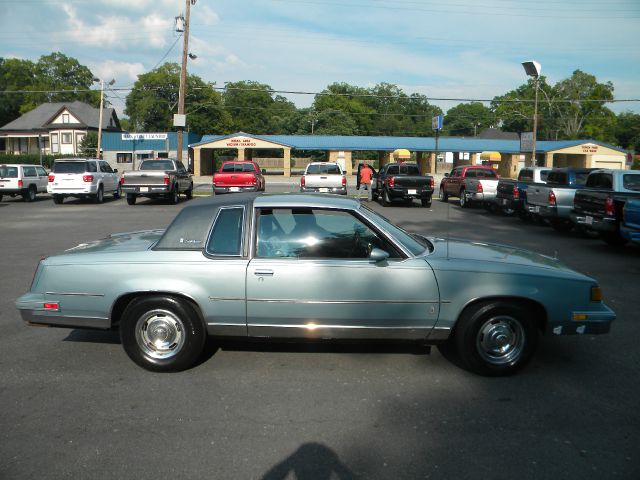 Oldsmobile Cutlass Supreme 1987 photo 2