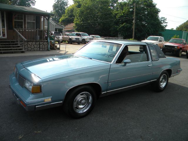 Oldsmobile Cutlass Supreme 1987 photo 4