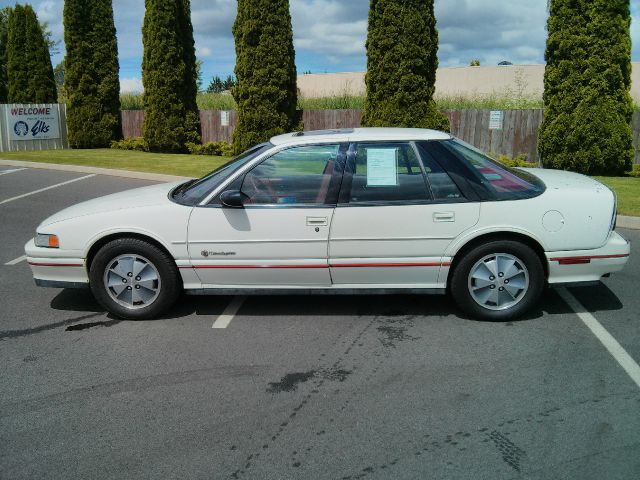Oldsmobile Cutlass Supreme 4d,ac,pw,sunroof,leather Sedan