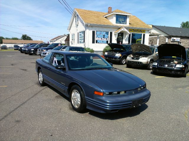 Oldsmobile Cutlass Supreme 1500 Van Coupe