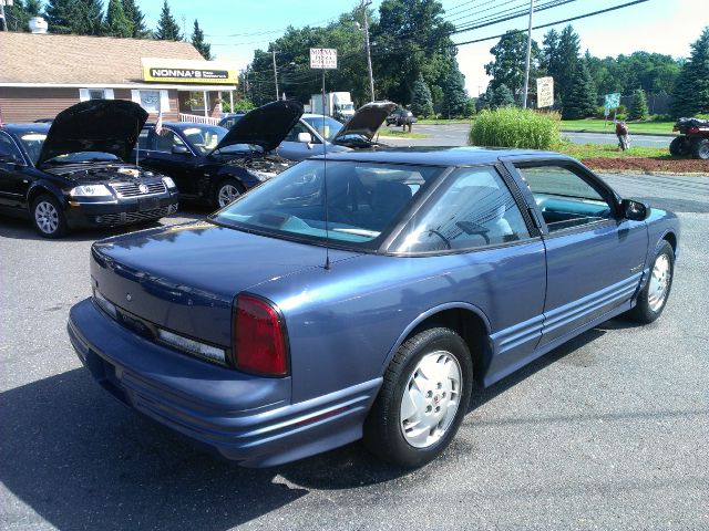 Oldsmobile Cutlass Supreme 1994 photo 3