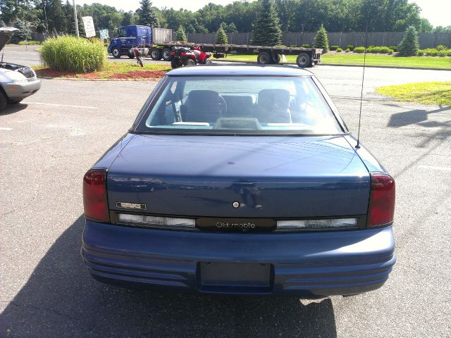 Oldsmobile Cutlass Supreme 1994 photo 4