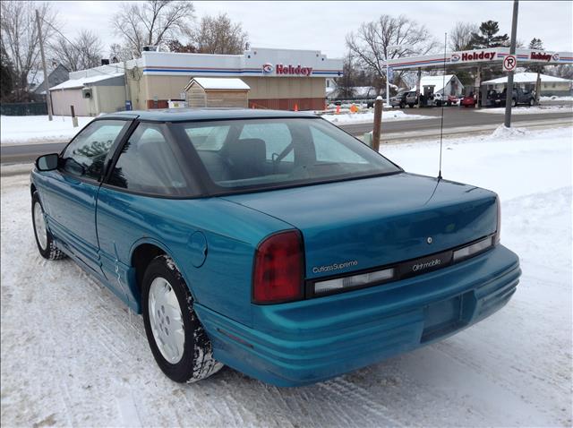 Oldsmobile Cutlass Supreme 1995 photo 2