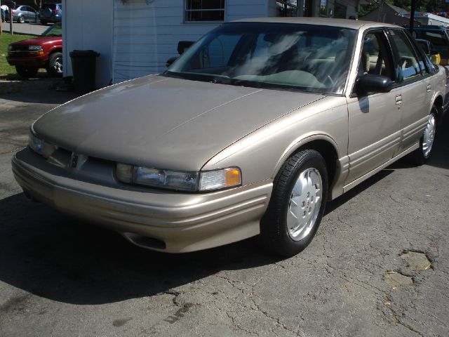 Oldsmobile Cutlass Supreme 1996 photo 4