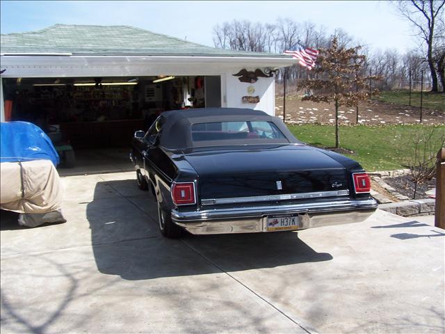 Oldsmobile Delta 88 1975 photo 2
