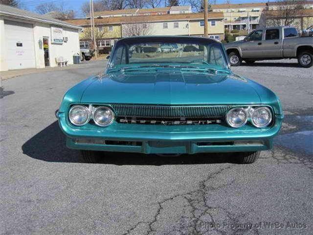 Oldsmobile Dynamic 88 1961 photo 2