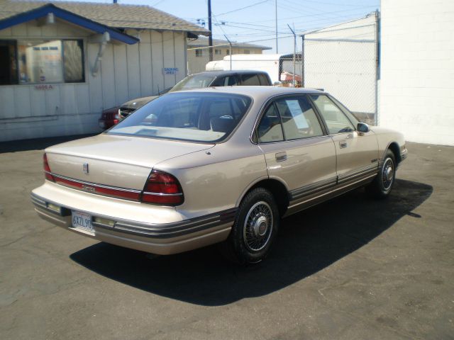 Oldsmobile Eighty Eight 1992 photo 2