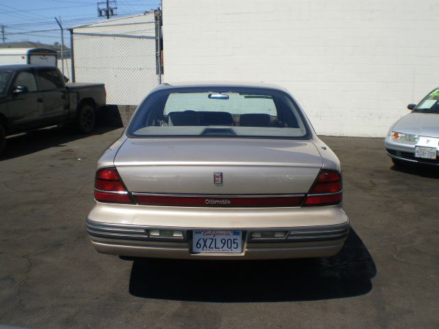 Oldsmobile Eighty Eight 1992 photo 3