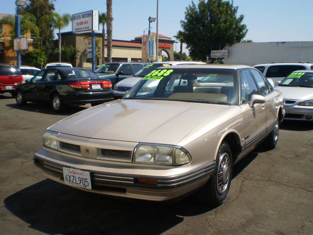 Oldsmobile Eighty Eight 1992 photo 4