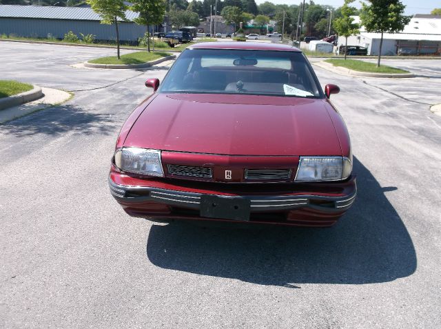 Oldsmobile Eighty Eight Base Sedan